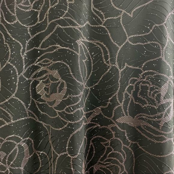 JM Collection Sz S Black Floral Top NWT - Picture 3 of 4